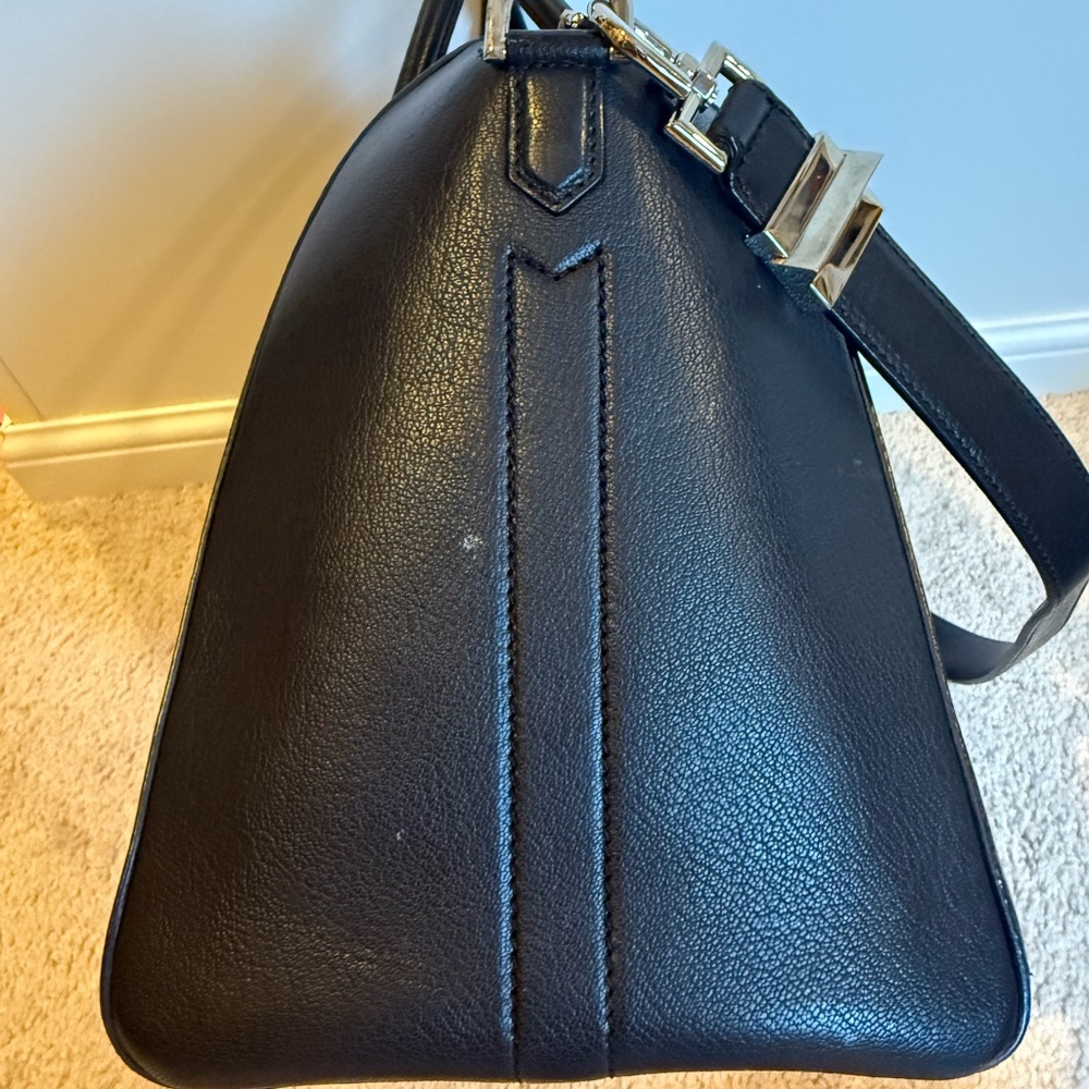 Givenchy bag - Picture 4 of 12
